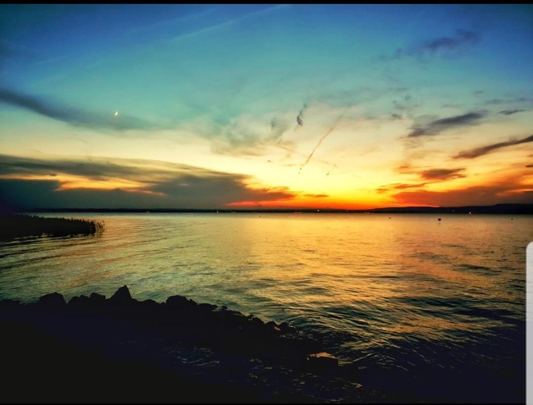 Steg Studio Stb. . Apart otel Balatonberény Dış mekan fotoğraf